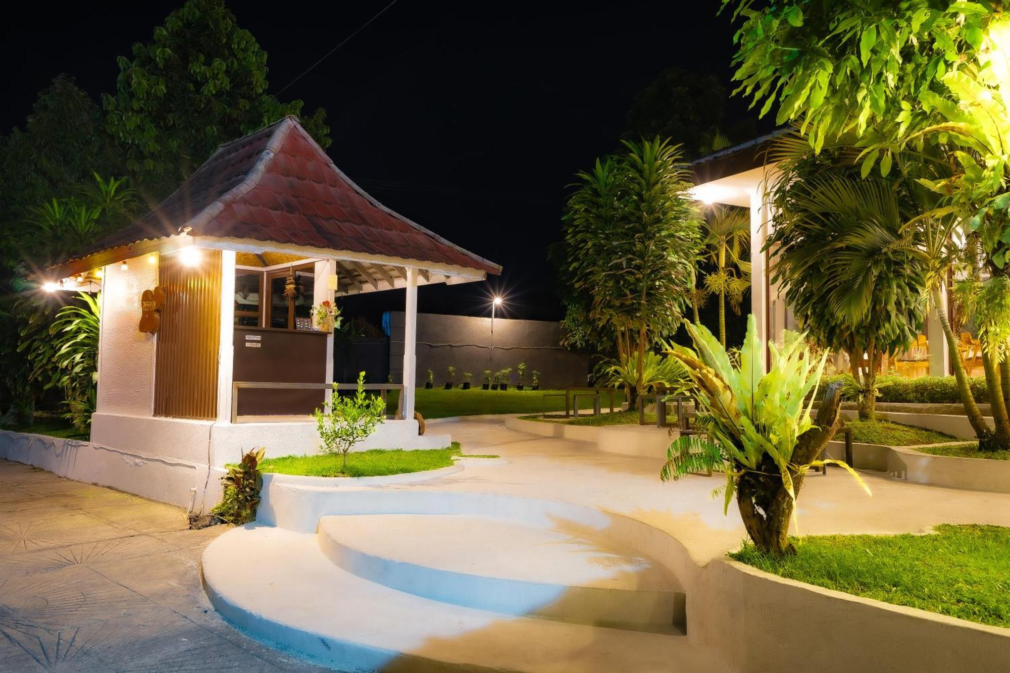 Nirvana Hotel Resort Tetebatu Exterior foto